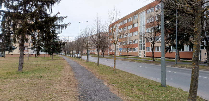 Erkélyes, 3 szobás lakás a Pláza közelében #domus1ingatlan