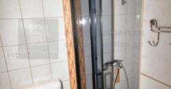 Parkerdei nyugalom, téliesített lakható házikóval