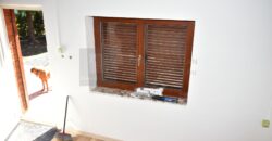 Parkerdei nyugalom, téliesített lakható házikóval