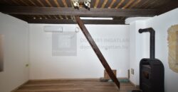 Parkerdei nyugalom, téliesített lakható házikóval