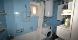 Részben felújított családi ház csendes utcában