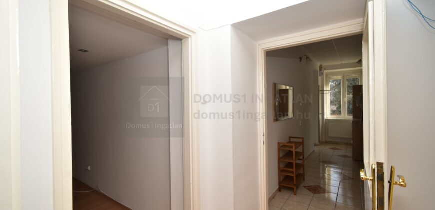 Szép állapotú polgári lakás a Király utcában